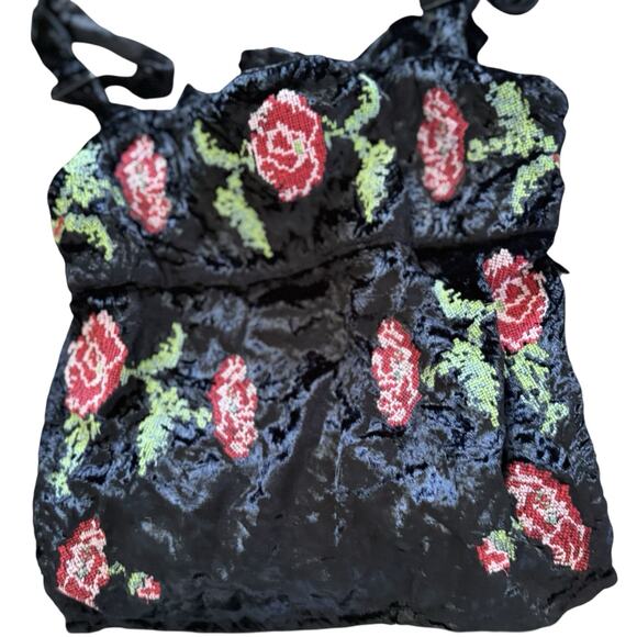 Urban Outfitters Kimchi Blue Jana Velvet Embroidered Top Romantic Streetwear S - Picture 6 of 12